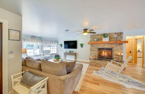 Sagle House | Charming Idaho Home with Hot Tub, Near Beaches!