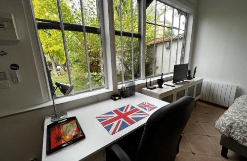 Le Parc Saint-Maur Apartment | Charming independent guest house - spacious studio with terrace and garden, 25 minutes from Paris