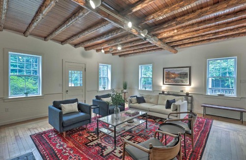 Jaffrey House | Charming Jaffrey Cottage with Deck and Grill!