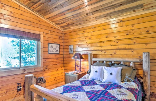 Indian Mountain Cabin | Charming Jefferson Retreat w/ Deck & Grill!