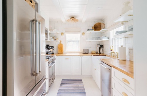 Nantucket House | Charming Jewel Box in Naushop, sleeps 10.