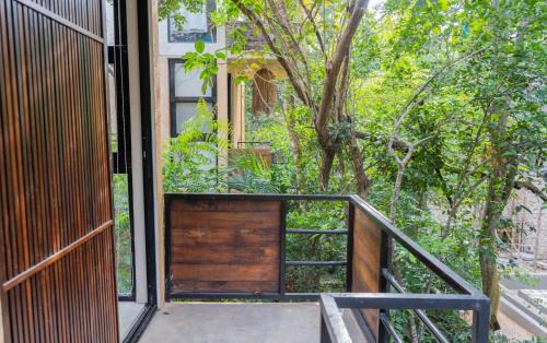 Zama Apartment | Charming Jungle Apartment in Luum Zama with Pool By Yeah