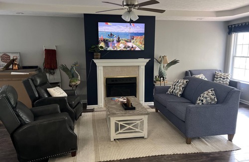 Gilbertsville House | Charming KY Lake Waterfront Home with Dock