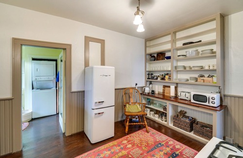 La Conner House | Charming La Conner Vacation Home w/Fireplace!