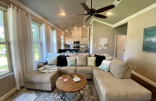 Jones Mills House | Charming Lake Catherine/Ouachita River Lake House w/Boat Dock