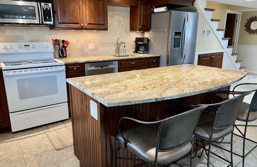 Vandalia Cottage | Charming Lake Cottage