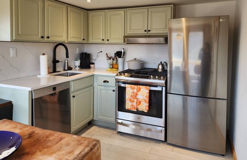 Greenwood Lake House | Charming lake house 2 BDR mountain house with gorgeous lake views