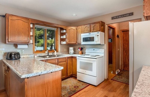 Wautoma Cabin | Charming lake home with no steps to lake, sand bottom full rec lake, kayaks etc