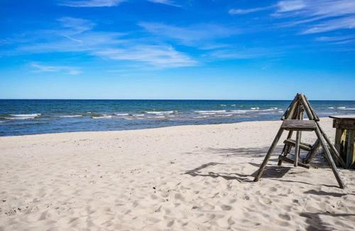 Oscoda House | Charming Lake Huron Cottage Private Beach Access