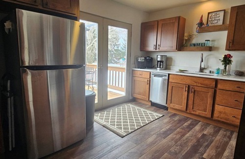 Fremont Cottage | Charming Lake Poygan Farmhouse – Peaceful Escape for Families & Outdoor Lovers