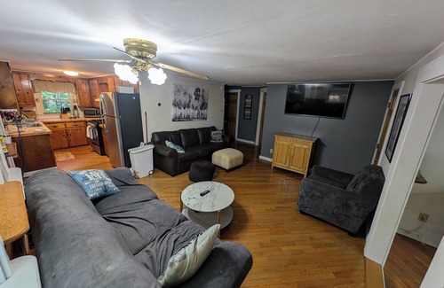 Mount Sunapee House | Charming Lake Sunapee & Mt. Sunapee Ski Cabin