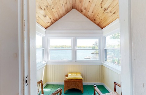 Windham Cabin | Charming lakefront cottage with a dock, WiFi, & washer/dryer - dogs welcome