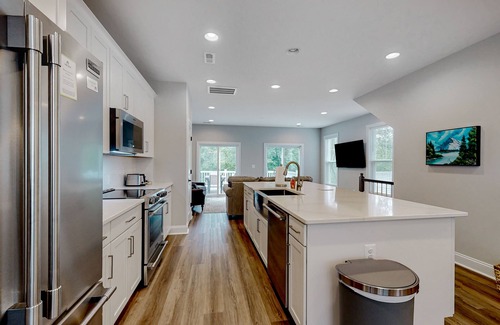 Mineral House | Charming lakefront retreat with game room and covered dock access