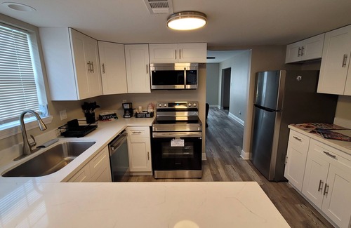 Lakeview House | Charming Lakeview 3-bedroom townhome w King bed in New Orleans w/gameroom, WIFI