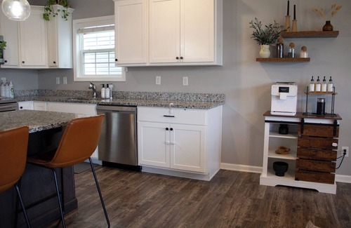 Lexington House | Charming, Large Home with Full Basement Retreat – Perfect for Families or Groups