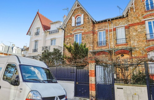 Quartier de Becon House | Charming large house in Courbevoie - Welkeys