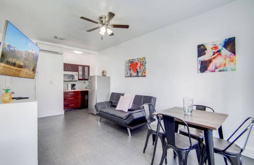 South Pointe Condo | Charming Large Studio Near Ocean Dr - South Beach