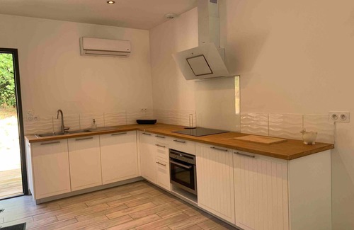 Le Verdon-sur-Mer Villa | Charming Le Verdon-sur-Mer Villa with Private Pool and Garden