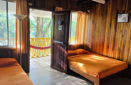 Montezuma Hotel | Charming little hotel with WiFi, AC, 100 m @ Montezuma Beach Puntarenas Province
