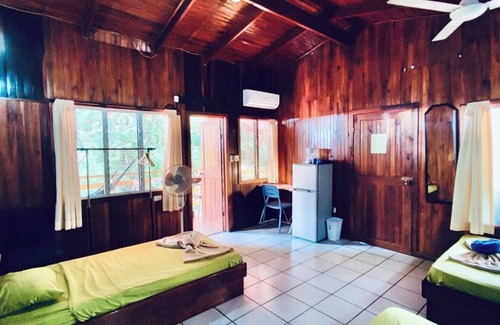 Montezuma Hotel | Charming little hotel with WiFi, AC, 100 m @ Montezuma Beach Puntarenas Province