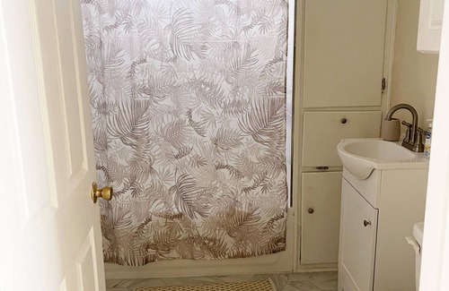 Saint Claude House | Charming, light-filled 2-Bedroom in New Orleans