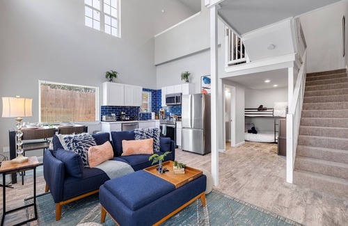 Fort Worth House | Charming Loft in the Heart of Fort Worth - Steps to Starbucks, Shopping & More!