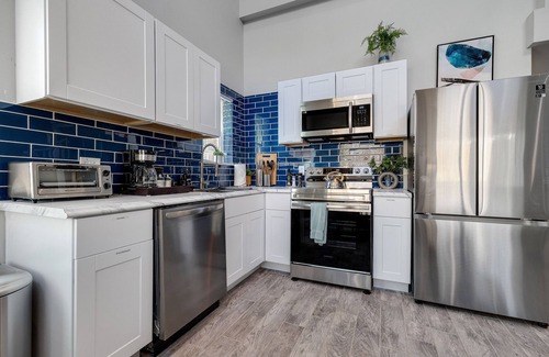 Fort Worth House | Charming Loft in the Heart of Fort Worth - Steps to Starbucks, Shopping & More!