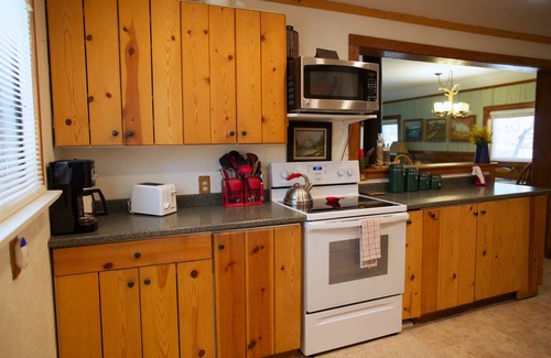 Black Hawk Cabin | Charming Log Cabin for Peaceful Mountain Getaway!