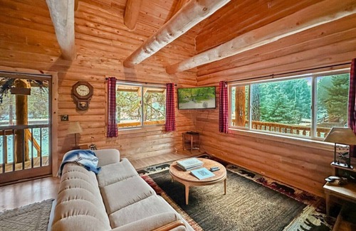 Donnelly Cabin | Charming Log Cabin in Donnelly