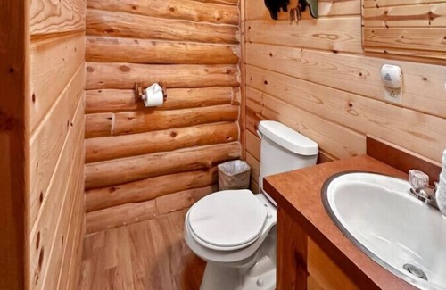 Donnelly Cabin | Charming Log Cabin in Donnelly