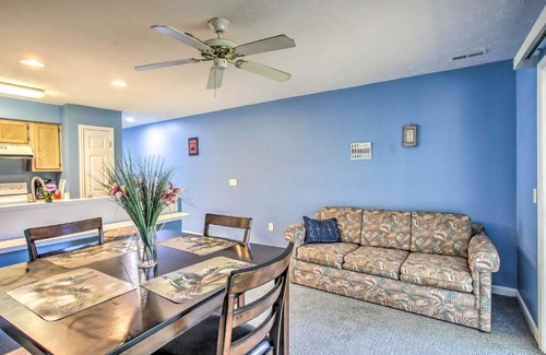 Longs Apartment | Charming Longs Condo about 30 Mi to Myrtle Beach!