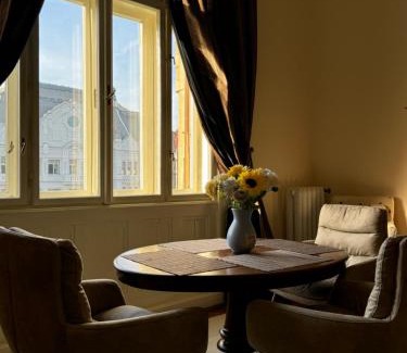 Old City Apartment | charming & lovely apartment downtown