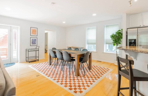 Brush Park Apartment | Charming Lower-Level Flat, Walk to Sports Stadiums
