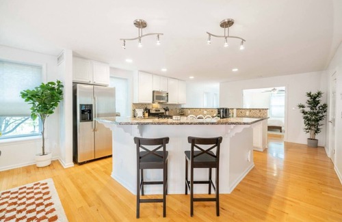 Brush Park Apartment | Charming Lower-Level Flat, Walk to Sports Stadiums