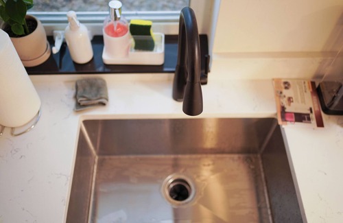 Acres Green House | Charming Luxury Remodeled 1 bed/1 bath BR1