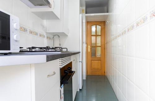 Ciudad Lineal Apartment | Charming Madrid el Carmen II