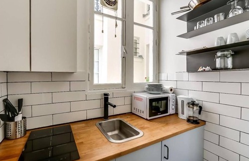Quartier Sainte-Avoye Apartment | CHARMING MARAIS APARTMENT IN THE HEART OF PARIS RETREAT