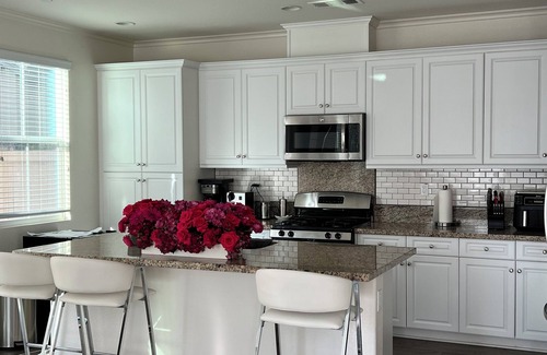 San Elijo Hills House | Charming Master Bedroom and bath in wonderful house San Marcos fully furnished