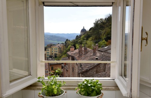 Todi Apartment | Charming Medieval Townhouse with Breathtaking Views in the historic centre Todi