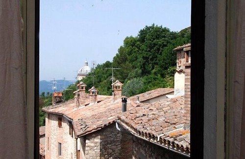 Todi Apartment | Charming Medieval Townhouse with Breathtaking Views in the historic centre Todi