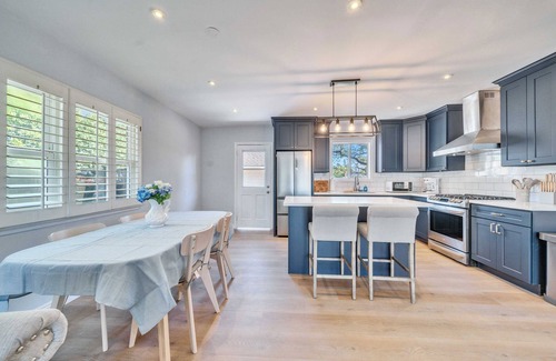 Monrovia House | Charming Melrose Retreat #42339