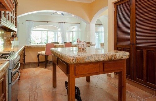 Puerto Aventuras Villa | Charming Mexican Colonial 5 Bdrm Villa With A Fantastic Pool, Patio And Garden.