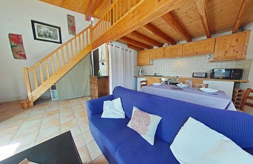 Barbatre Apartment | Charming mezzanine studio, sleeps 3, near beach