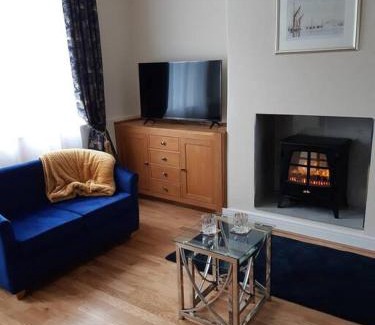 Conwy House | Charming Mid Terrace Cottage
