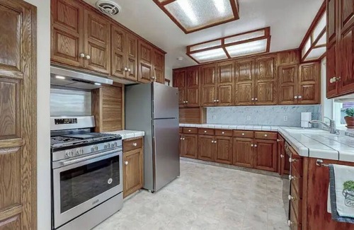 Eureka House | Charming Midcentury 2-BR Home Near Redwood Park