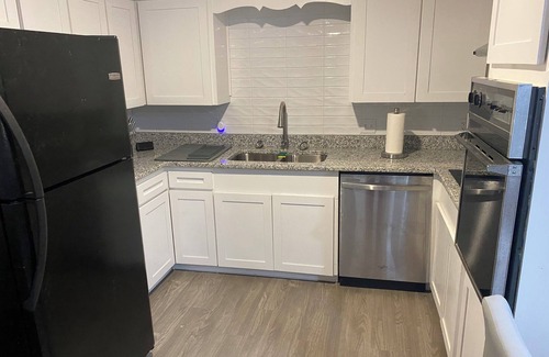 Midtown House | Charming Midtown 2-bedroom house in excellent Neighborhood