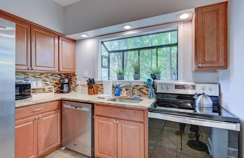 Evergreen House | Charming Midtown-Evergreen Bungalow