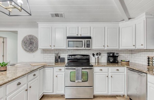 Fig Garden House | Charming Modern 3BR Fresno House