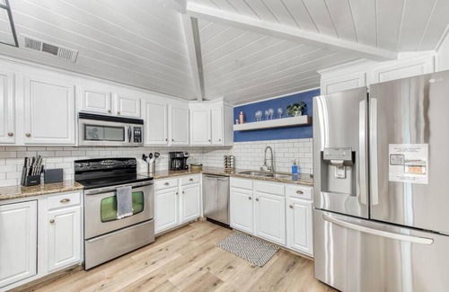 Fig Garden House | Charming Modern 3BR Fresno House