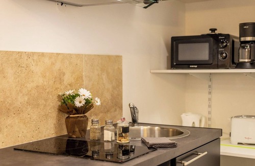Eyragues Apartment | Charming modern apartment in a quiet Provencal house in Eyragues Alpilles